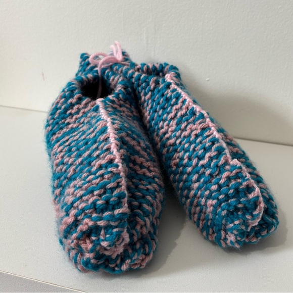 🧶🧡 HAND KNITTED SLIPPERS 🧡🧶 - Picture 3 of 8
